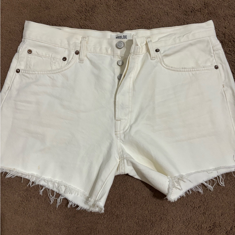 Cream Adolfo Jean shorts. Size 31. Worn a few times.